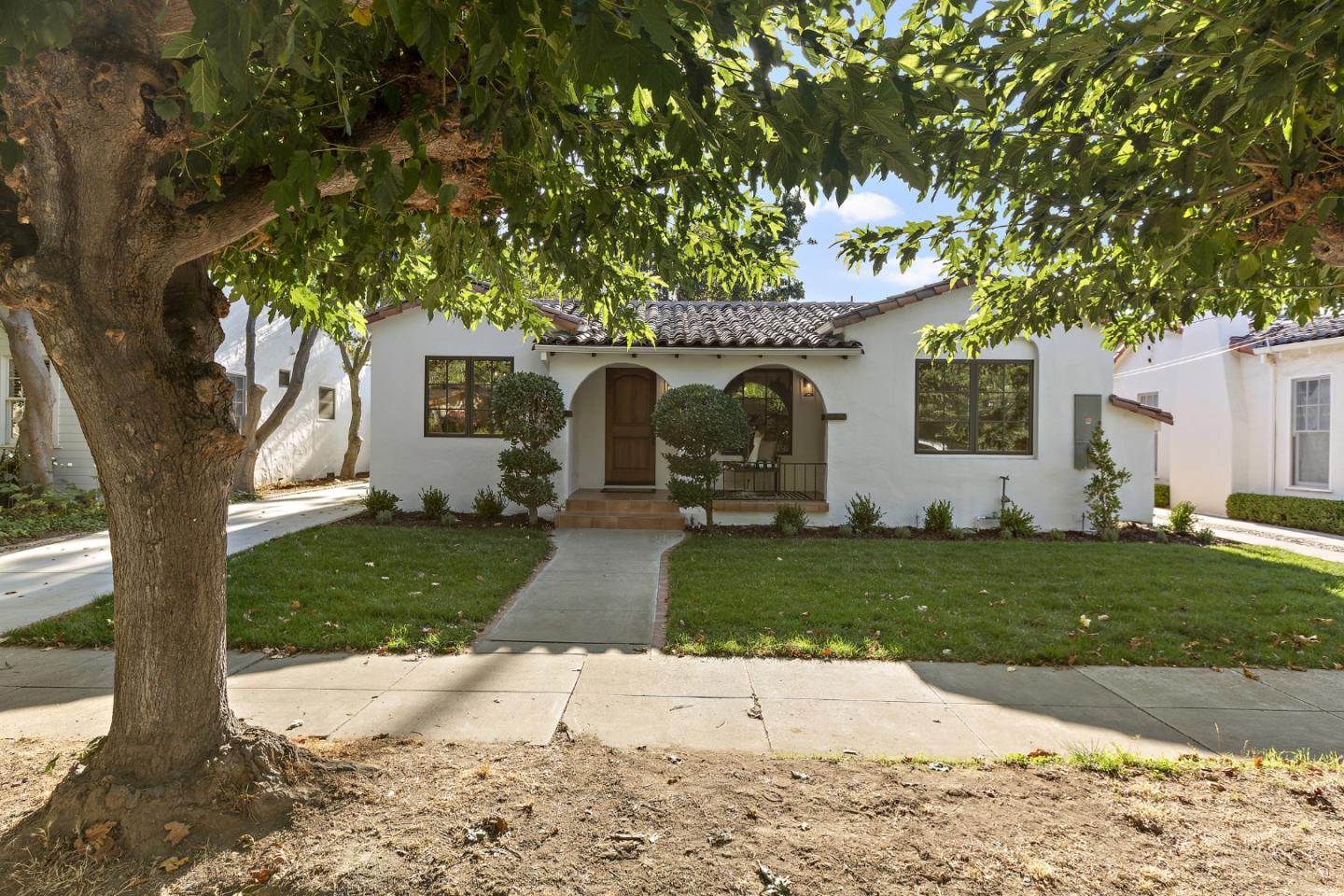 Detail Gallery Image 3 of 55 For 1655 Everett Ave, San Jose,  CA 95125 - 3 Beds | 2/1 Baths