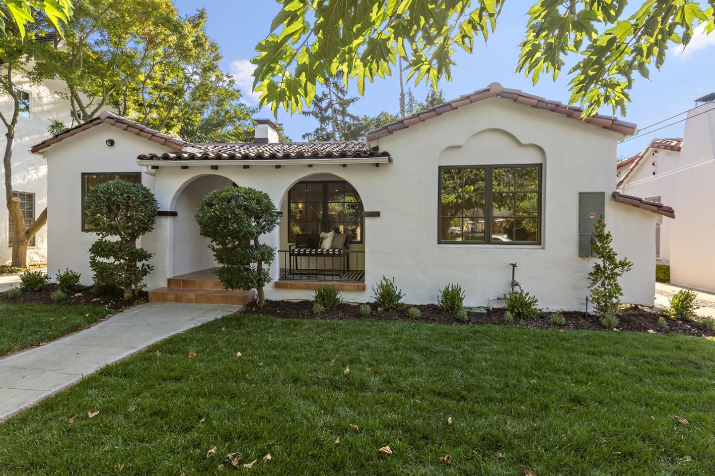 Detail Gallery Image 5 of 55 For 1655 Everett Ave, San Jose,  CA 95125 - 3 Beds | 2/1 Baths