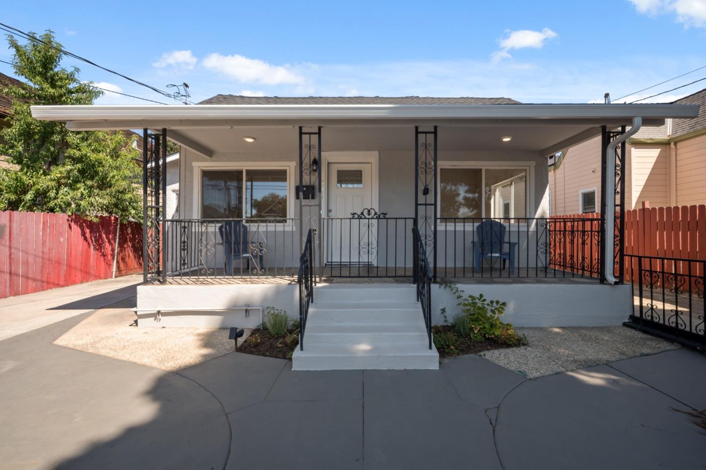 Detail Gallery Image 1 of 35 For 334 N 15th St, San Jose,  CA 95112 - 4 Beds | 3 Baths