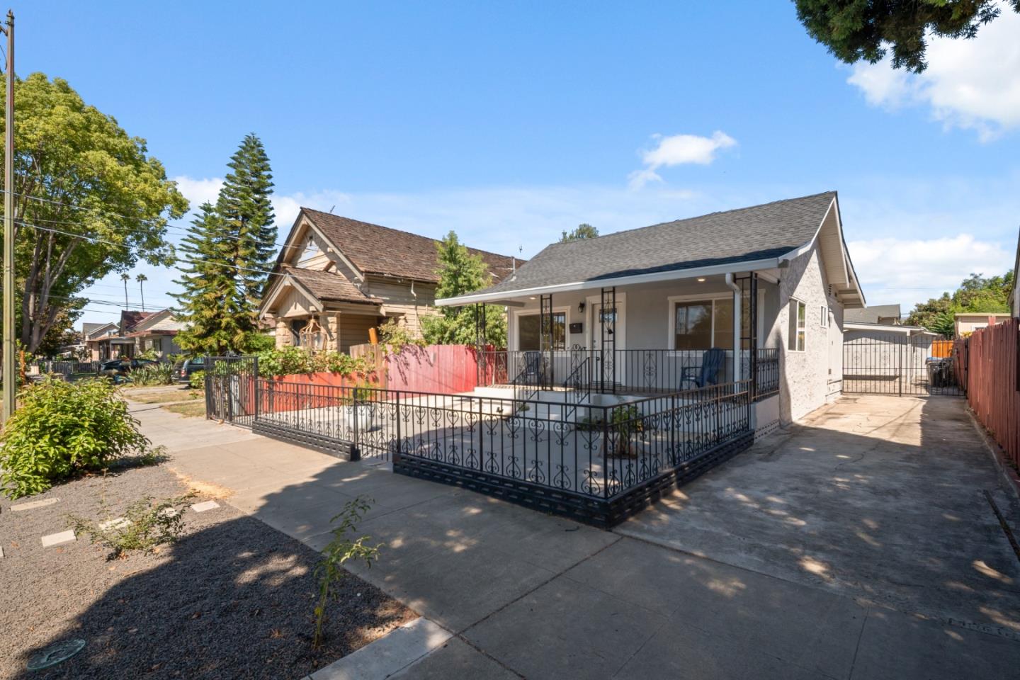 Detail Gallery Image 5 of 35 For 334 N 15th St, San Jose,  CA 95112 - 4 Beds | 3 Baths