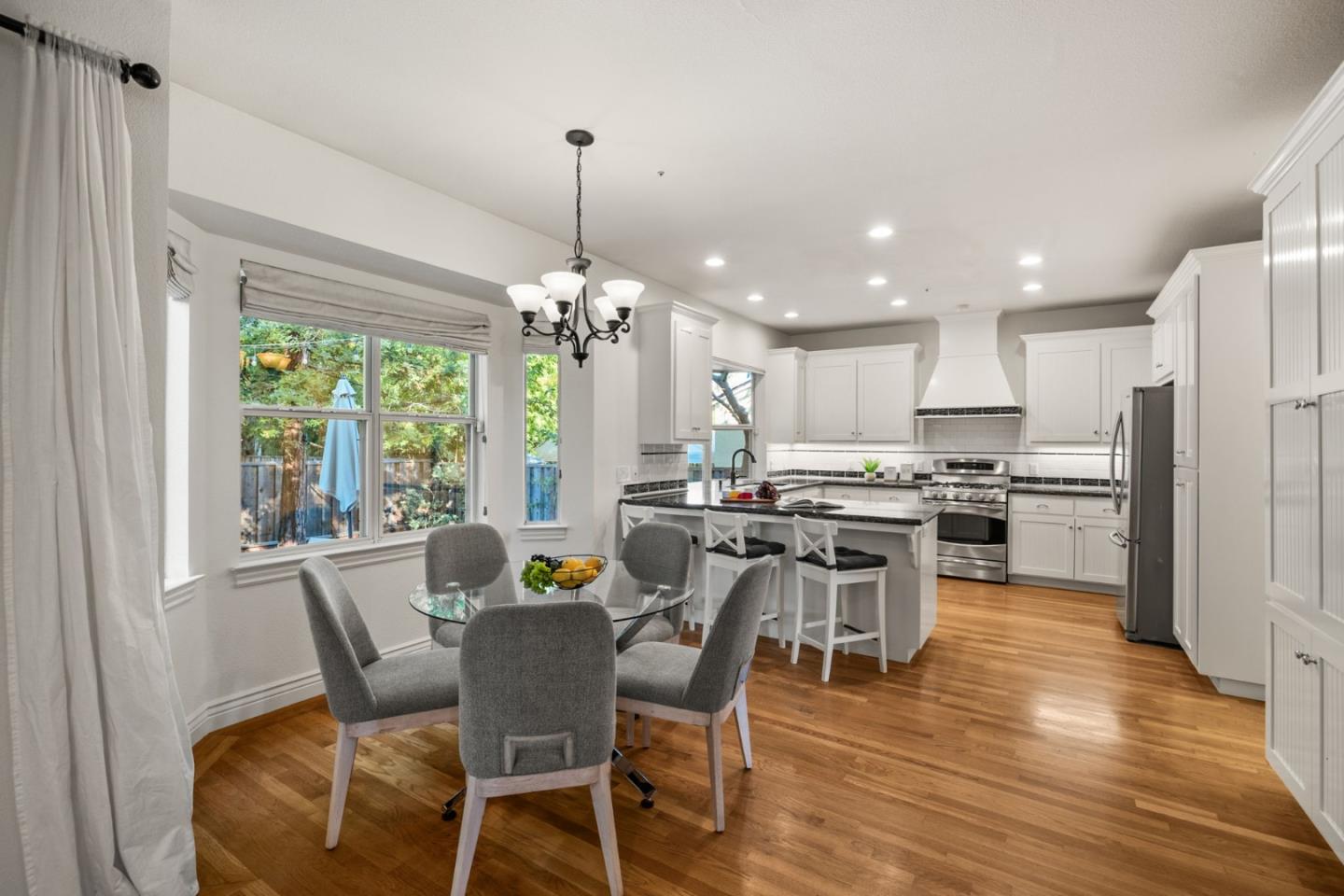 Detail Gallery Image 18 of 76 For 339 Sequoia Ave, Redwood City,  CA 94061 - 4 Beds | 3 Baths