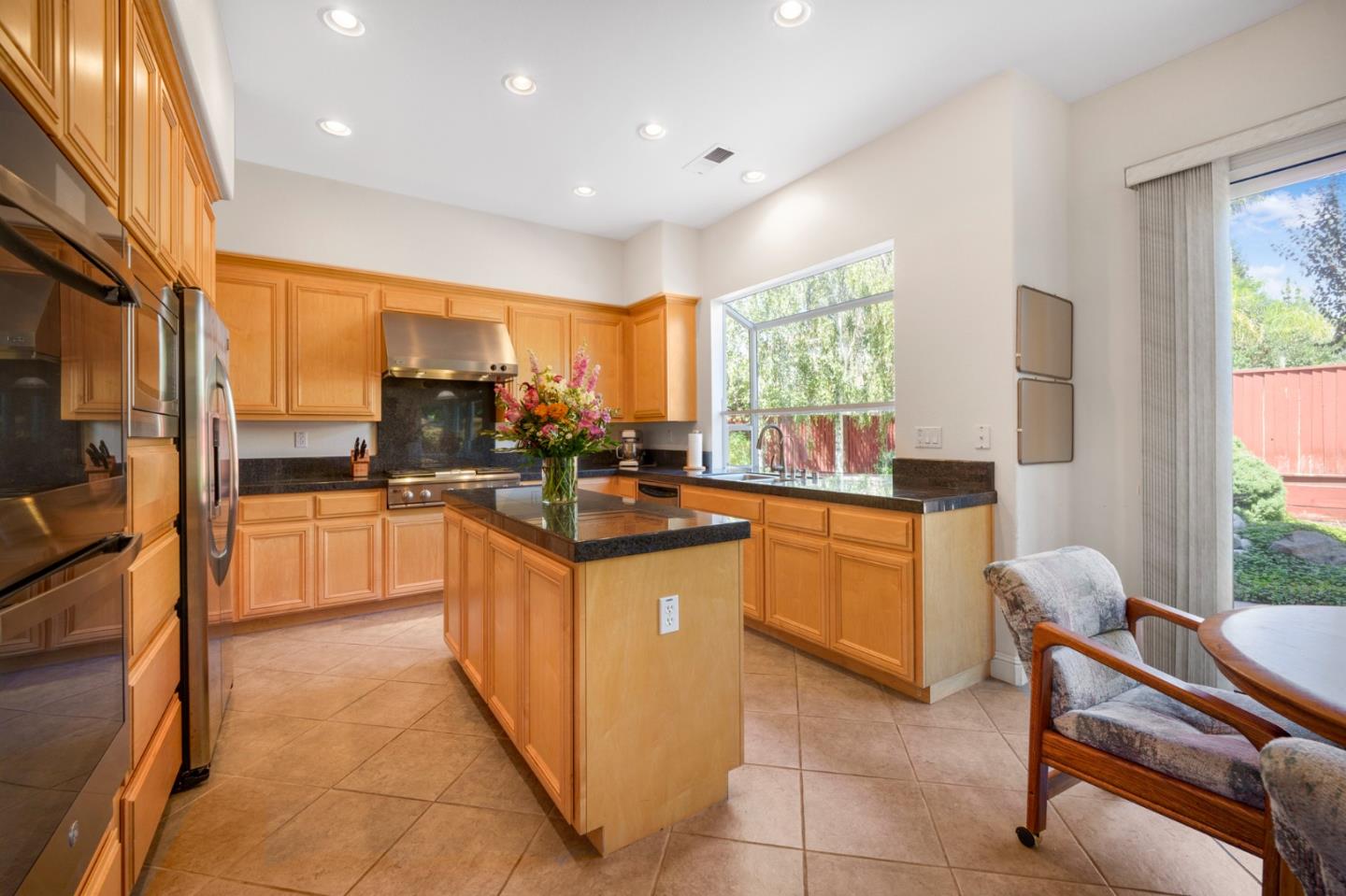 Detail Gallery Image 24 of 36 For 18540 Serra Ct, Morgan Hill,  CA 95037 - 4 Beds | 3 Baths