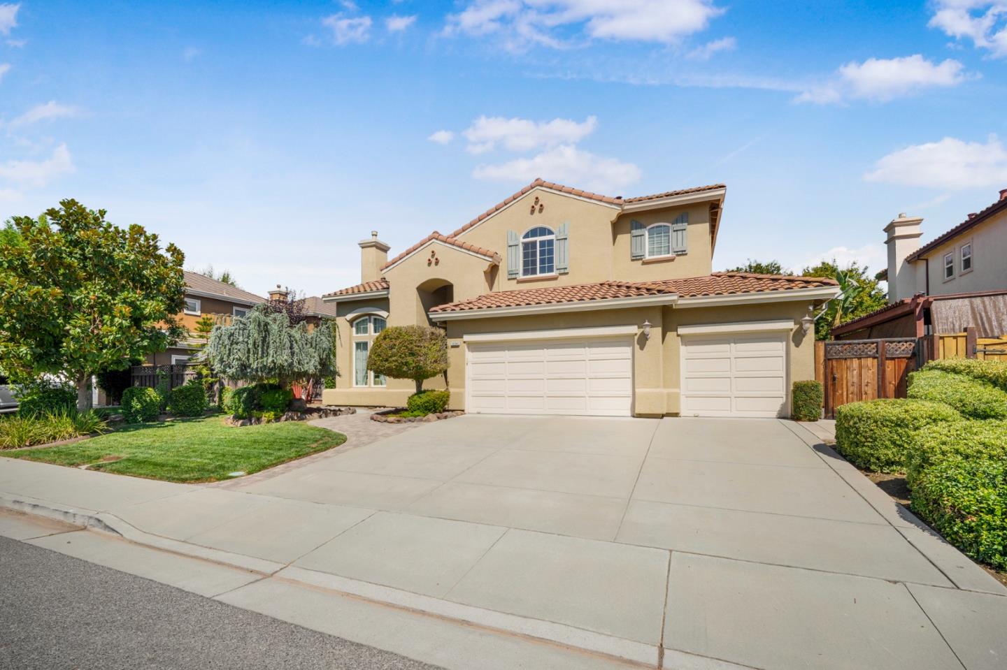 Detail Gallery Image 6 of 36 For 18540 Serra Ct, Morgan Hill,  CA 95037 - 4 Beds | 3 Baths