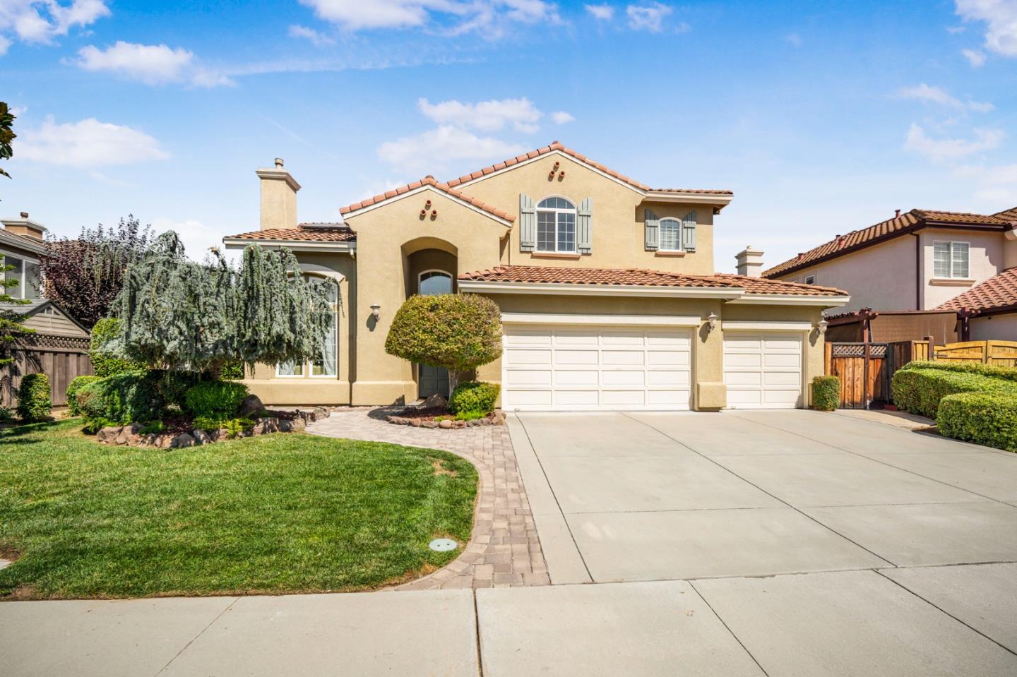 Detail Gallery Image 7 of 36 For 18540 Serra Ct, Morgan Hill,  CA 95037 - 4 Beds | 3 Baths