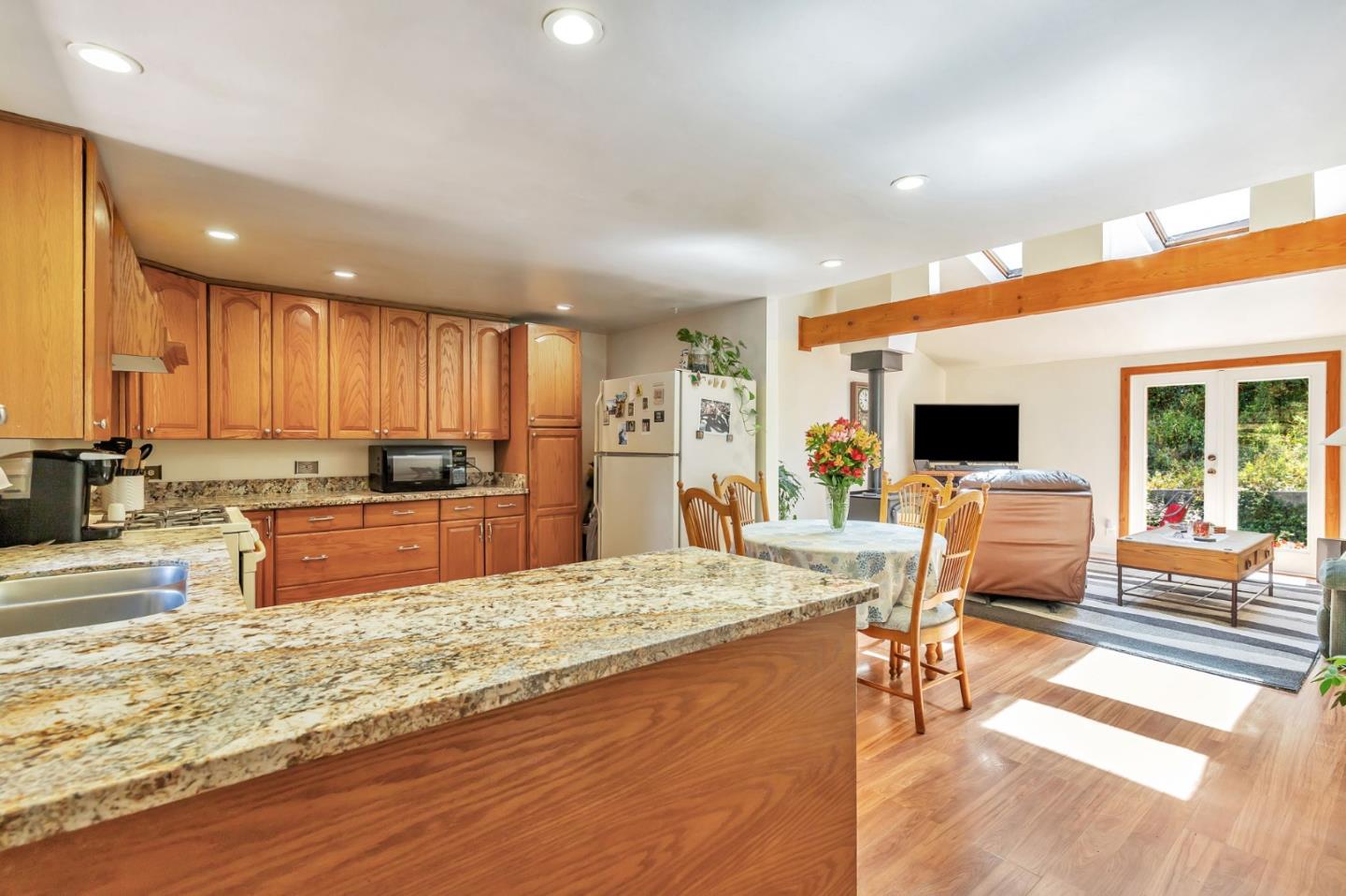 Detail Gallery Image 11 of 49 For 7185 Redwood Retreat Rd, Gilroy,  CA 95020 - 2 Beds | 2 Baths