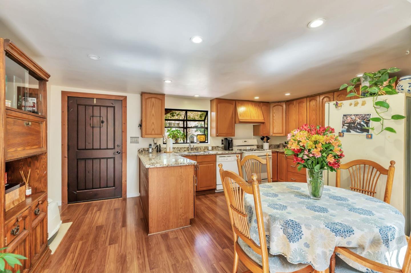 Detail Gallery Image 14 of 49 For 7185 Redwood Retreat Rd, Gilroy,  CA 95020 - 2 Beds | 2 Baths