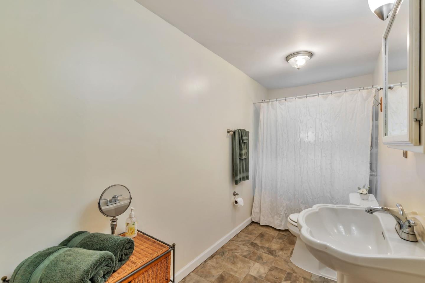 Detail Gallery Image 19 of 49 For 7185 Redwood Retreat Rd, Gilroy,  CA 95020 - 2 Beds | 2 Baths
