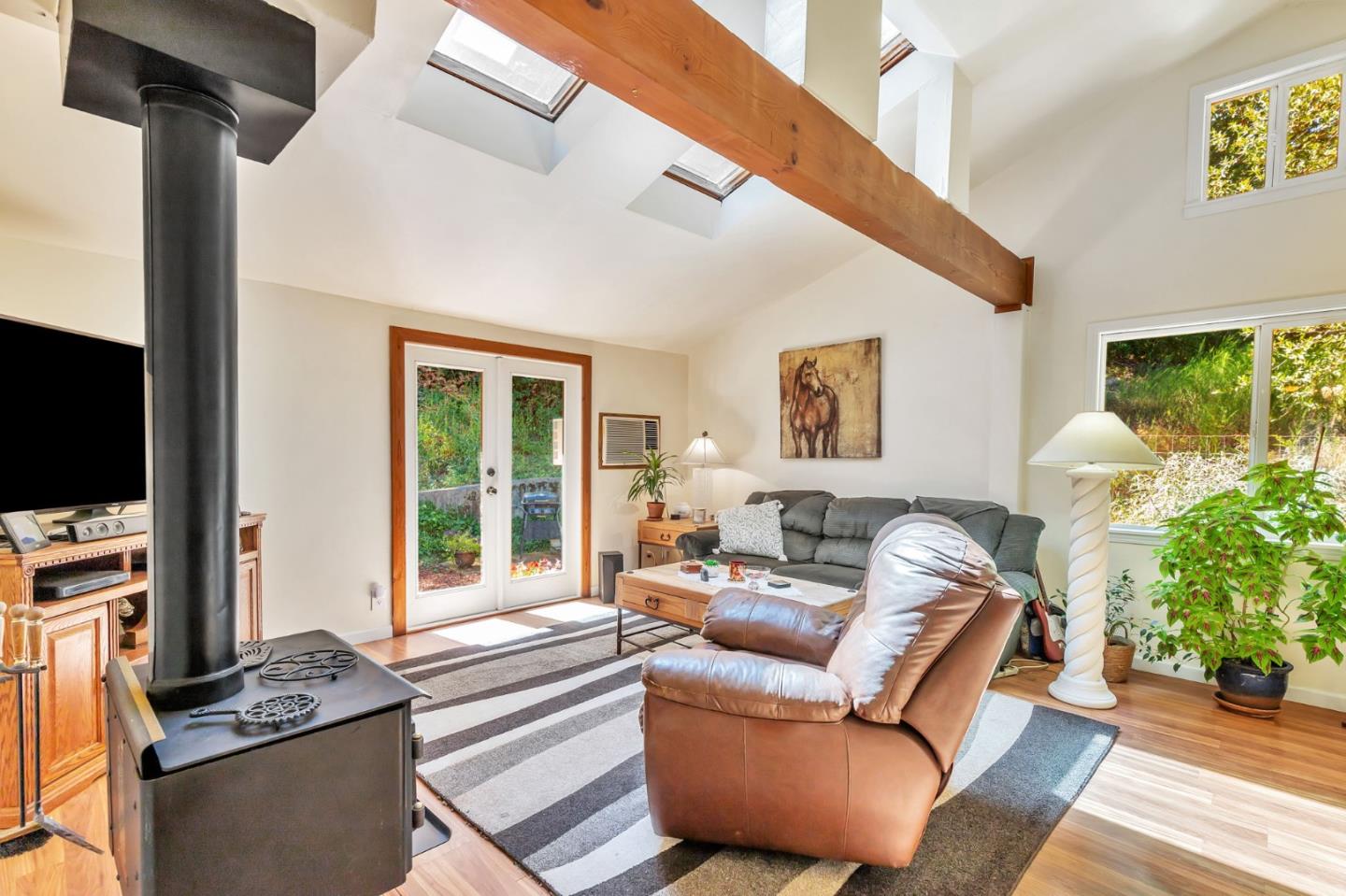 Detail Gallery Image 6 of 49 For 7185 Redwood Retreat Rd, Gilroy,  CA 95020 - 2 Beds | 2 Baths