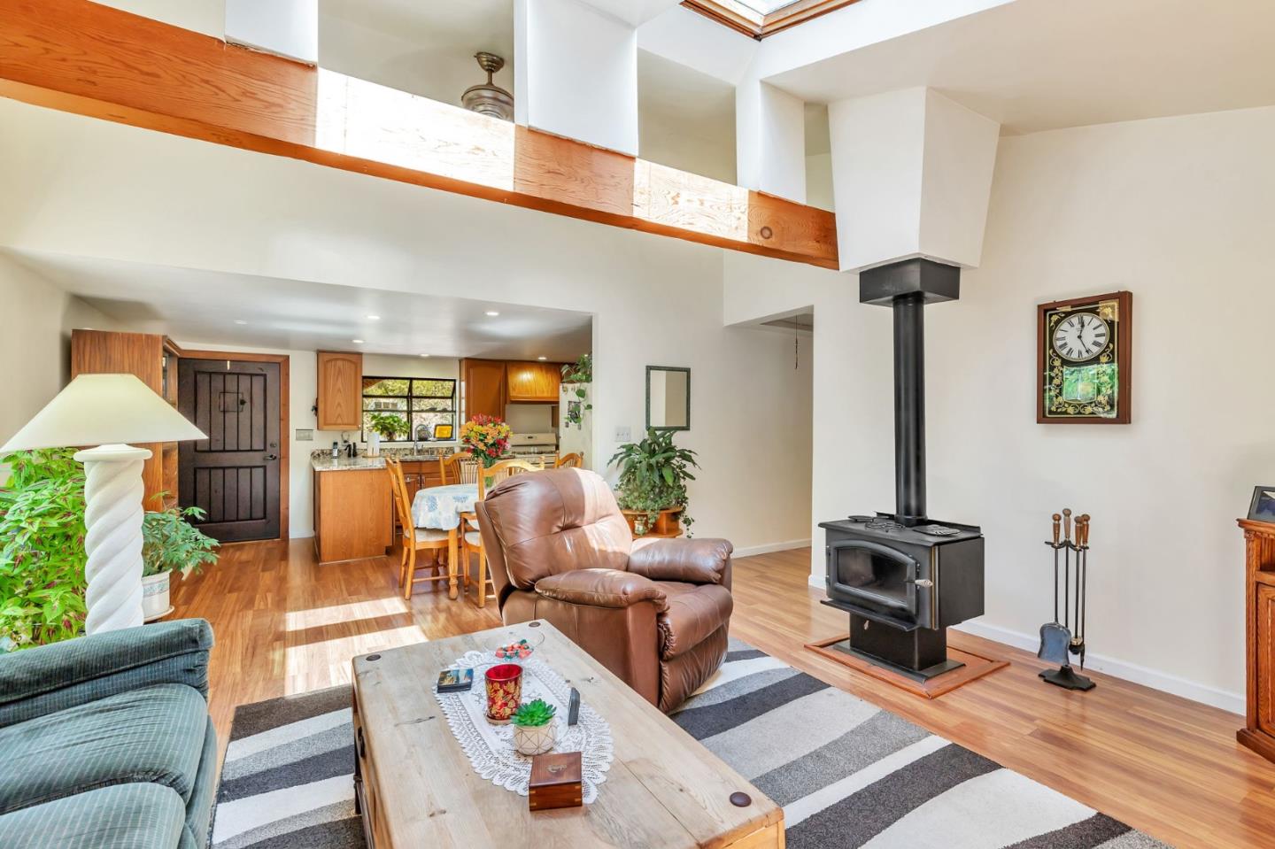 Detail Gallery Image 9 of 49 For 7185 Redwood Retreat Rd, Gilroy,  CA 95020 - 2 Beds | 2 Baths