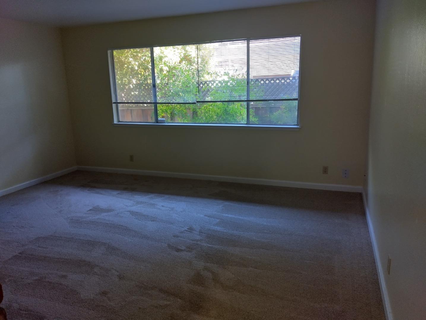 Detail Gallery Image 7 of 11 For 1443 Kentfield Ave #1,  Redwood City,  CA 94061 - 2 Beds | 1 Baths