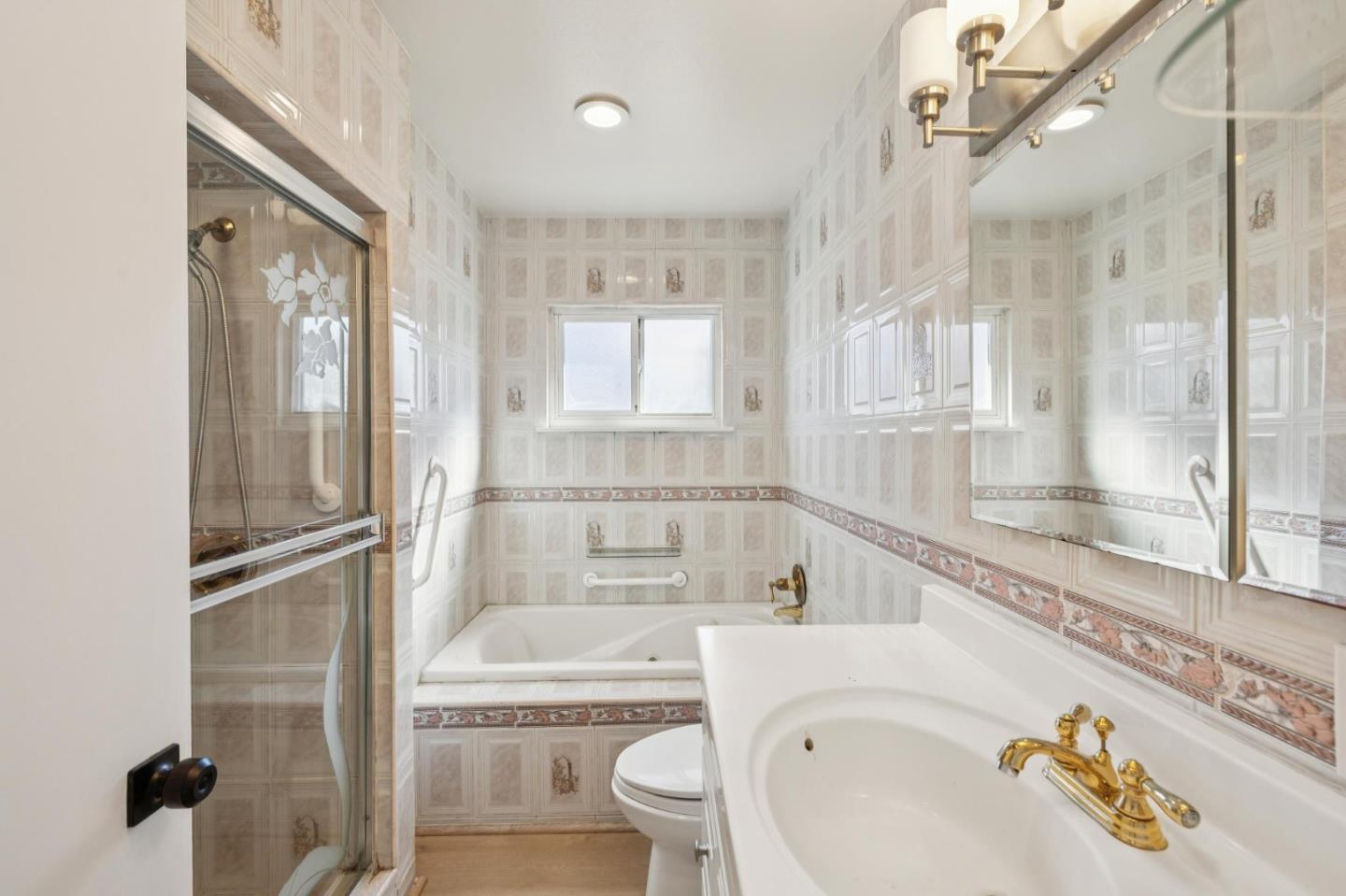 Detail Gallery Image 15 of 28 For 882 Harder Rd, Hayward,  CA 94542 - 3 Beds | 1/1 Baths