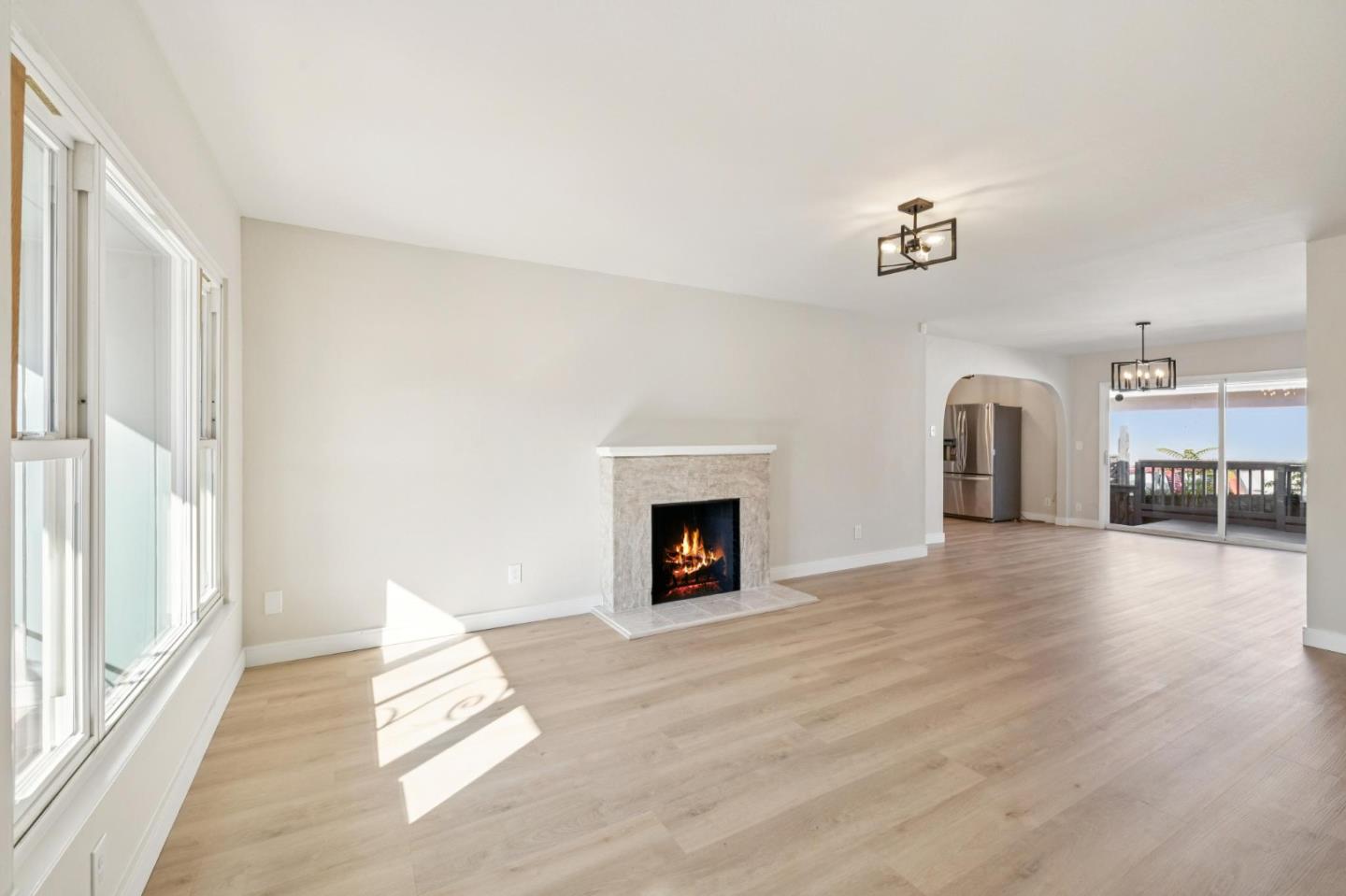 Detail Gallery Image 4 of 28 For 882 Harder Rd, Hayward,  CA 94542 - 3 Beds | 1/1 Baths
