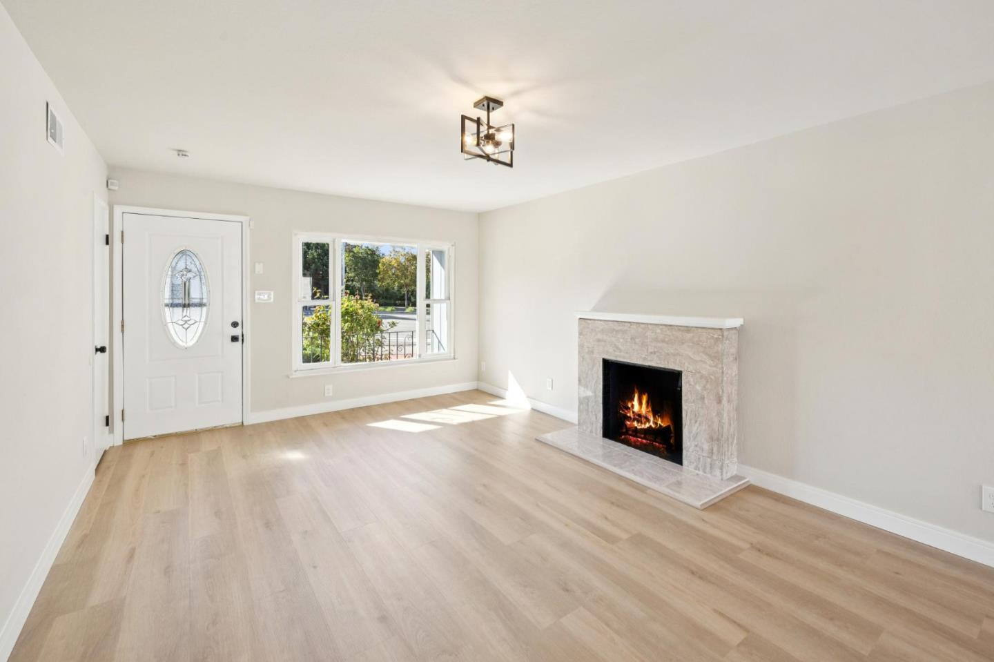Detail Gallery Image 5 of 28 For 882 Harder Rd, Hayward,  CA 94542 - 3 Beds | 1/1 Baths