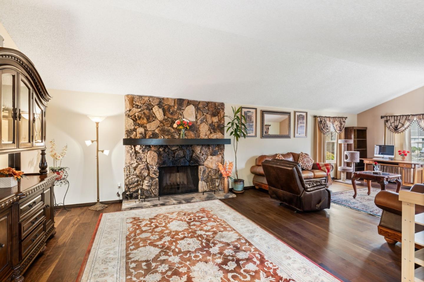 Detail Gallery Image 9 of 69 For 1527 Hawser Ln, Half Moon Bay,  CA 94019 - 3 Beds | 2 Baths