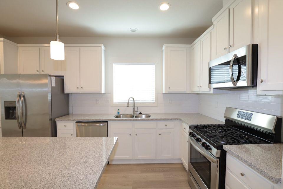 Detail Gallery Image 7 of 18 For 2151 Oakland Rd #308,  San Jose,  CA 95131 - 3 Beds | 2 Baths