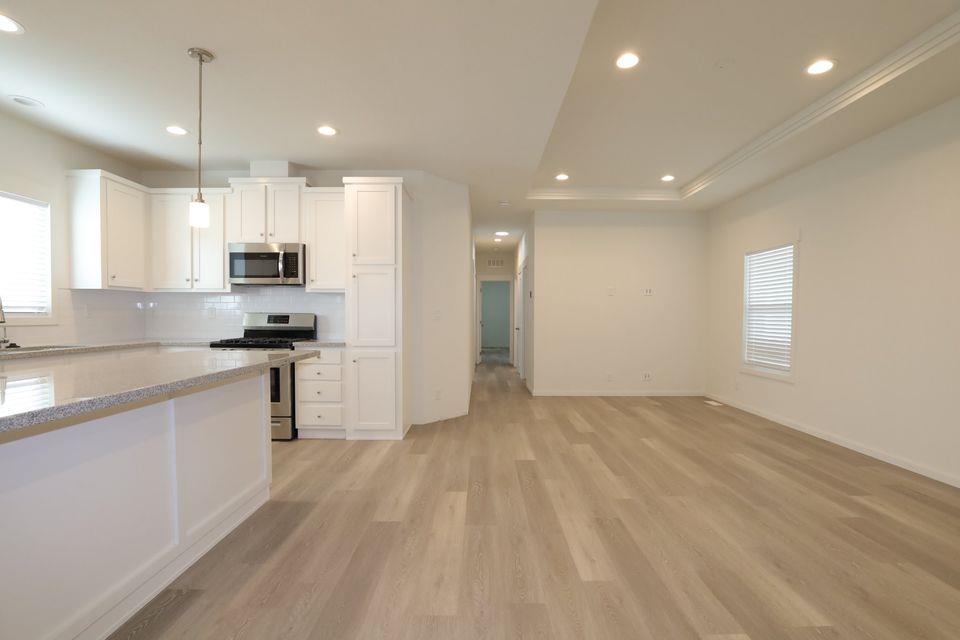 Detail Gallery Image 8 of 18 For 2151 Oakland Rd #308,  San Jose,  CA 95131 - 3 Beds | 2 Baths