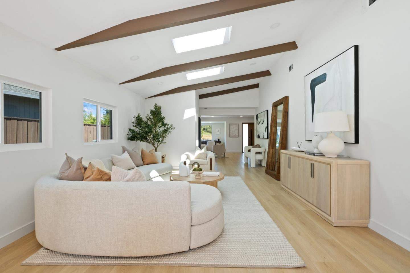 Detail Gallery Image 11 of 51 For 540 Sapphire St, Redwood City,  CA 94062 - 4 Beds | 2/1 Baths
