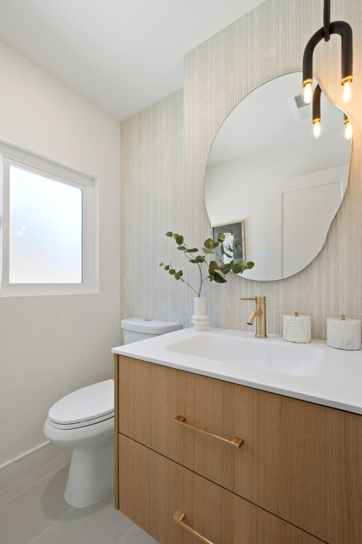 Detail Gallery Image 12 of 51 For 540 Sapphire St, Redwood City,  CA 94062 - 4 Beds | 2/1 Baths