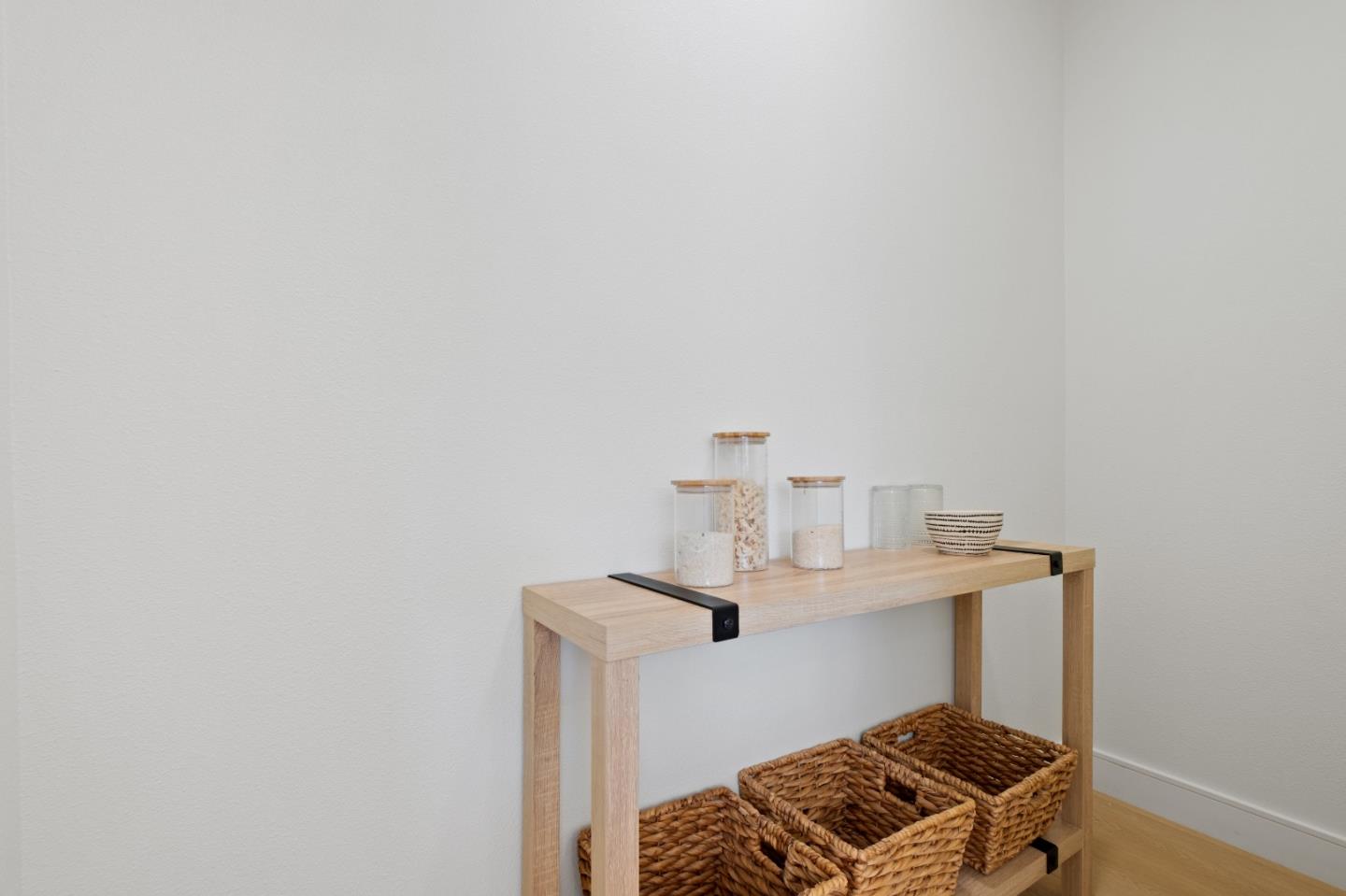 Detail Gallery Image 13 of 51 For 540 Sapphire St, Redwood City,  CA 94062 - 4 Beds | 2/1 Baths