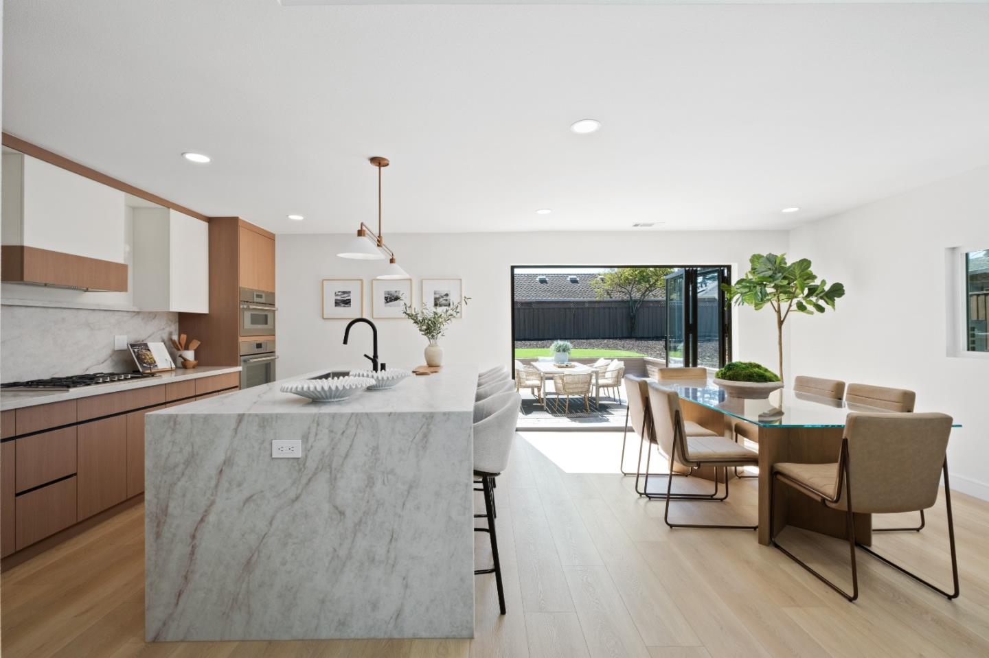 Detail Gallery Image 14 of 51 For 540 Sapphire St, Redwood City,  CA 94062 - 4 Beds | 2/1 Baths