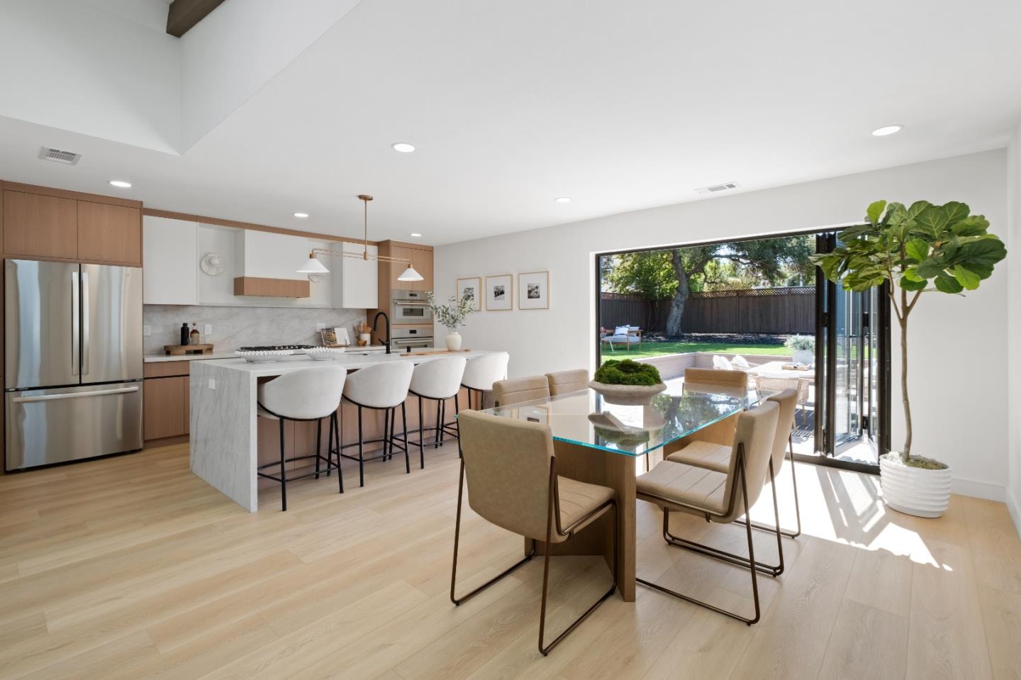 Detail Gallery Image 15 of 51 For 540 Sapphire St, Redwood City,  CA 94062 - 4 Beds | 2/1 Baths