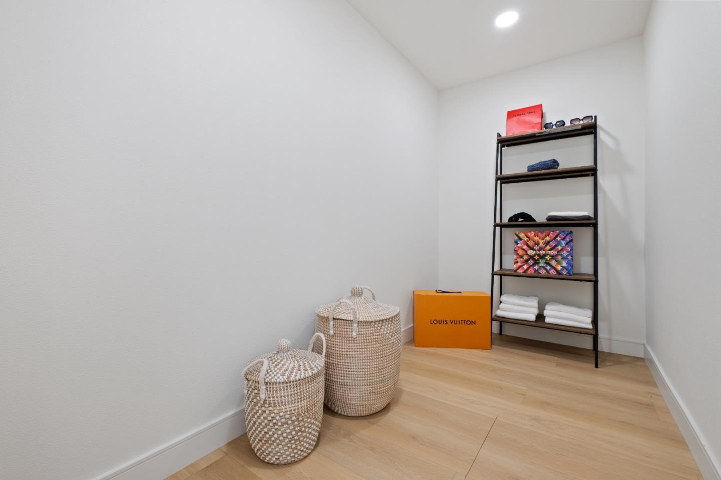 Detail Gallery Image 19 of 51 For 540 Sapphire St, Redwood City,  CA 94062 - 4 Beds | 2/1 Baths