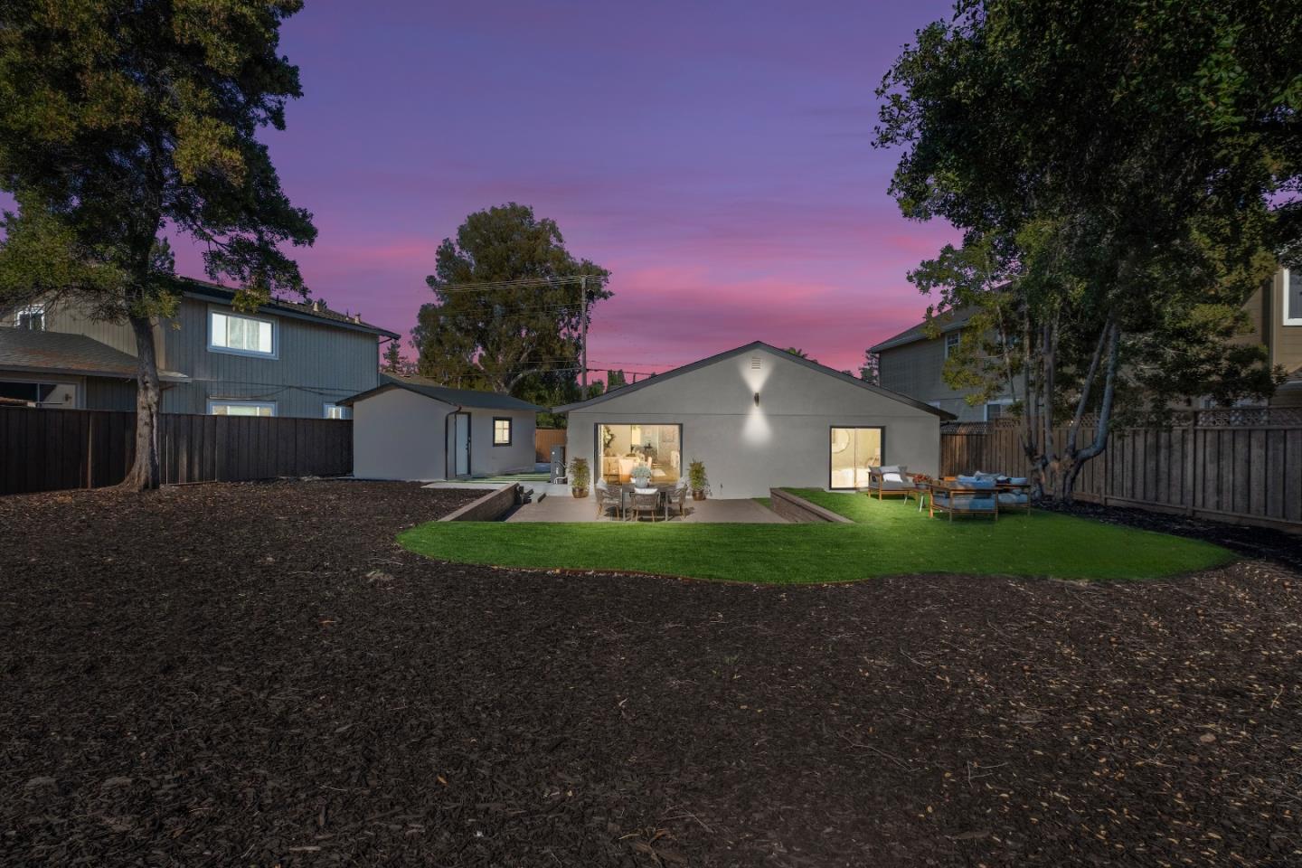 Detail Gallery Image 35 of 51 For 540 Sapphire St, Redwood City,  CA 94062 - 4 Beds | 2/1 Baths