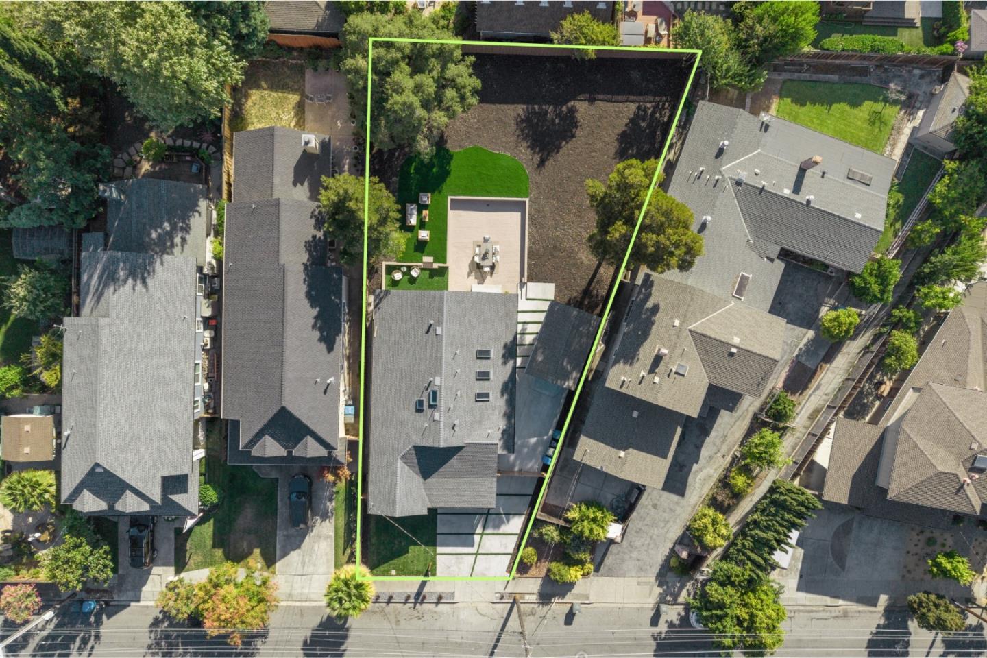 Detail Gallery Image 36 of 51 For 540 Sapphire St, Redwood City,  CA 94062 - 4 Beds | 2/1 Baths