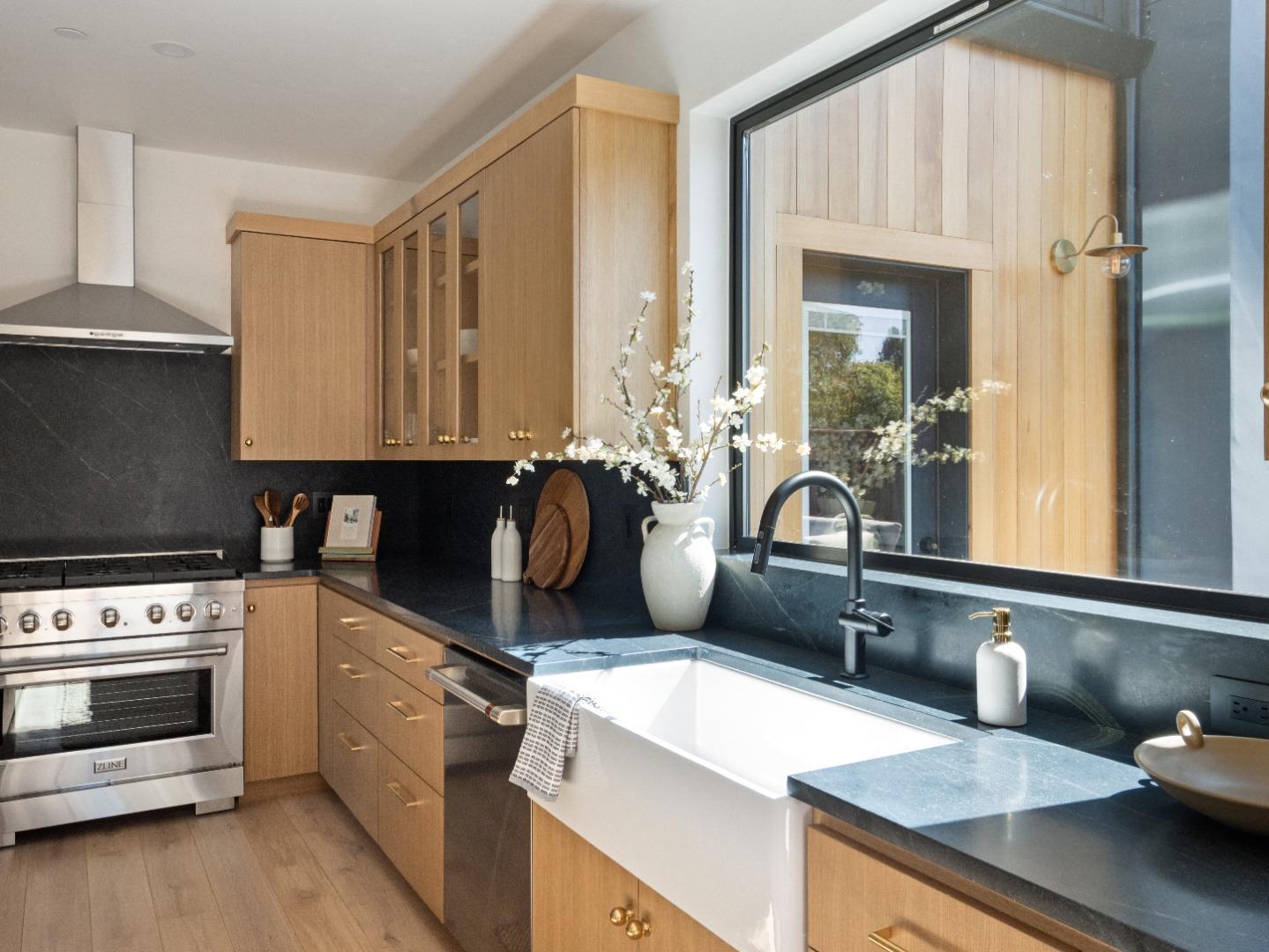 Detail Gallery Image 12 of 51 For 3240 N Main St, Soquel,  CA 95073 - 6 Beds | 5/1 Baths