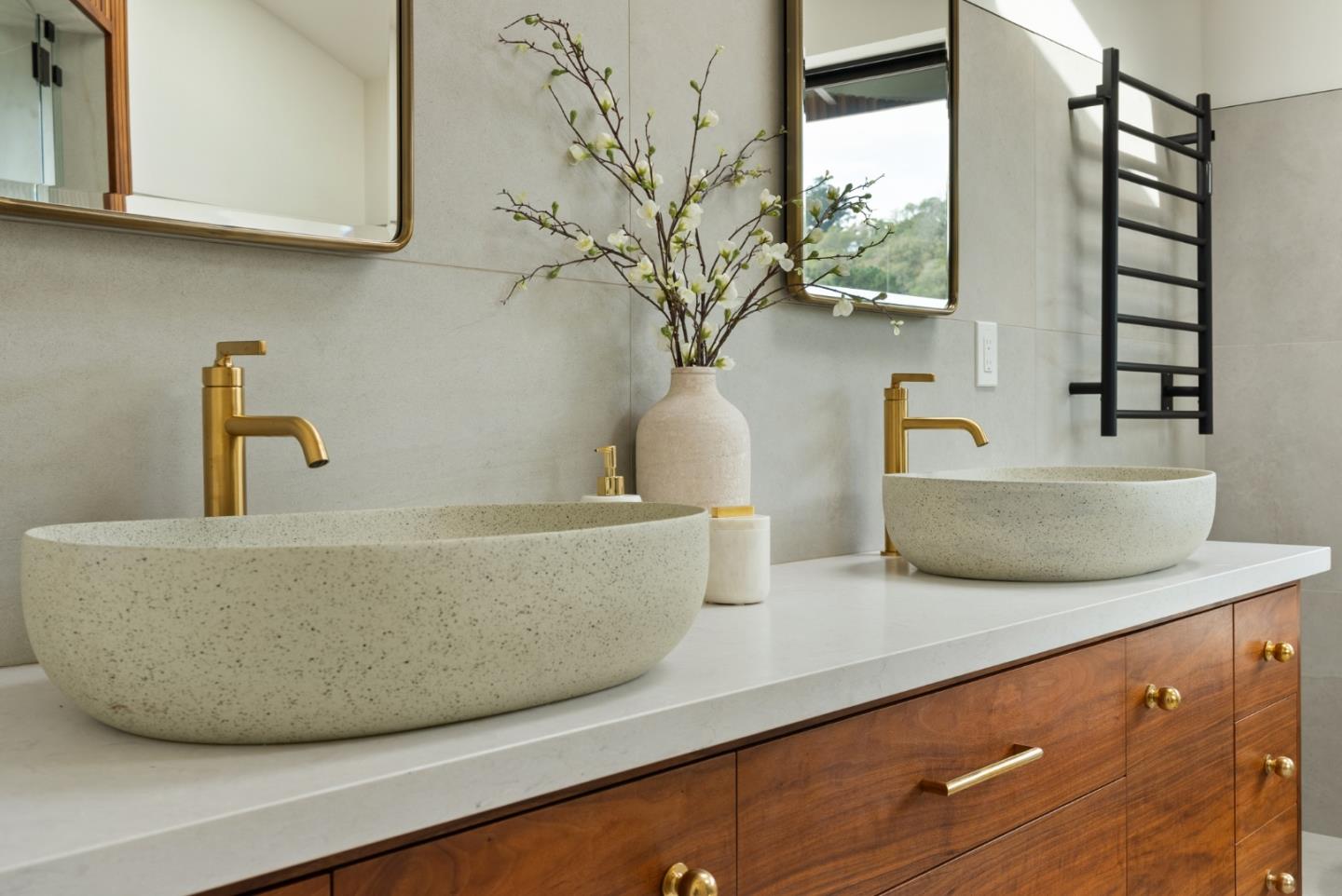 Detail Gallery Image 23 of 51 For 3240 N Main St, Soquel,  CA 95073 - 6 Beds | 5/1 Baths