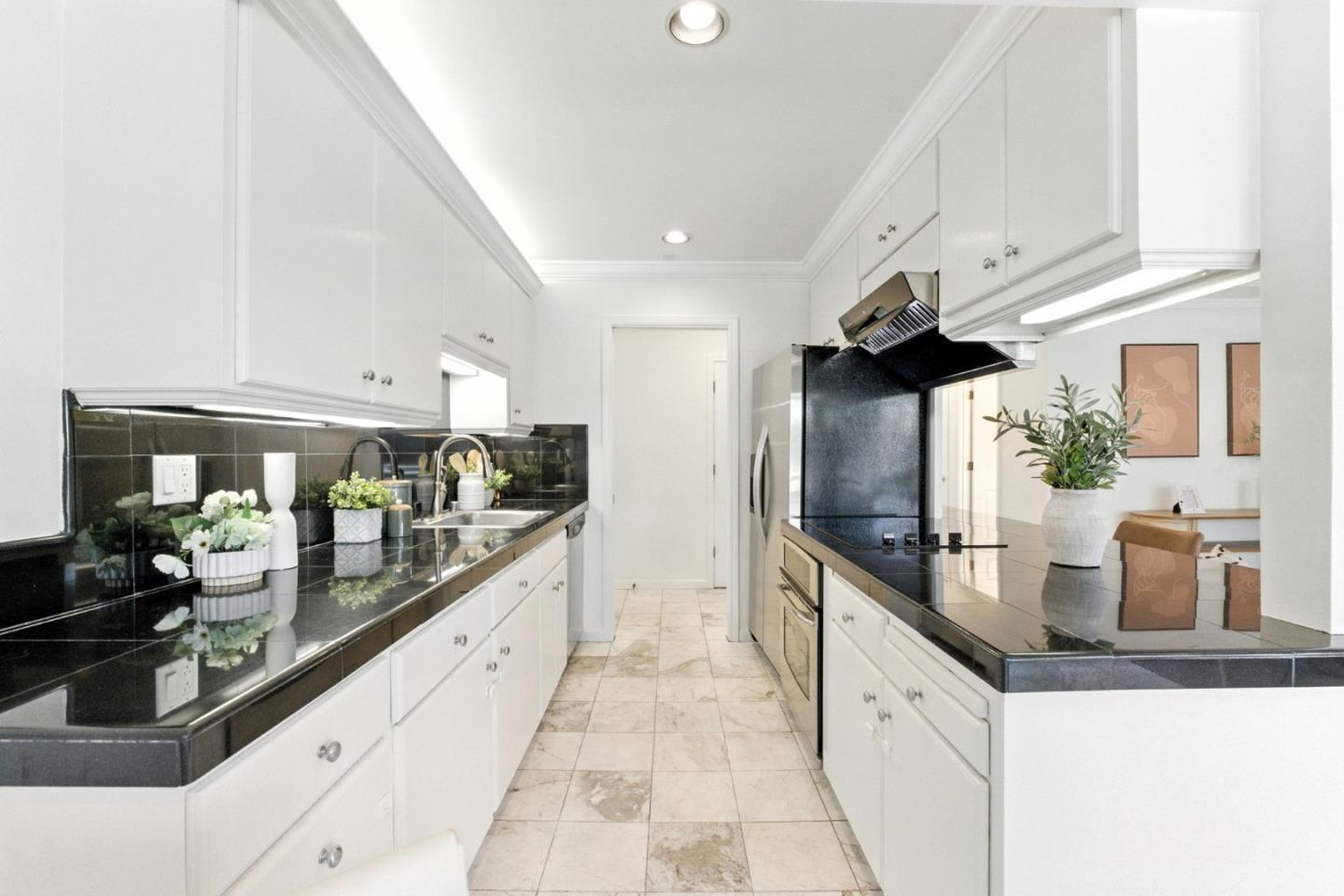 Detail Gallery Image 19 of 47 For 1898 Meridian Ave #29,  San Jose,  CA 95125 - 2 Beds | 2 Baths