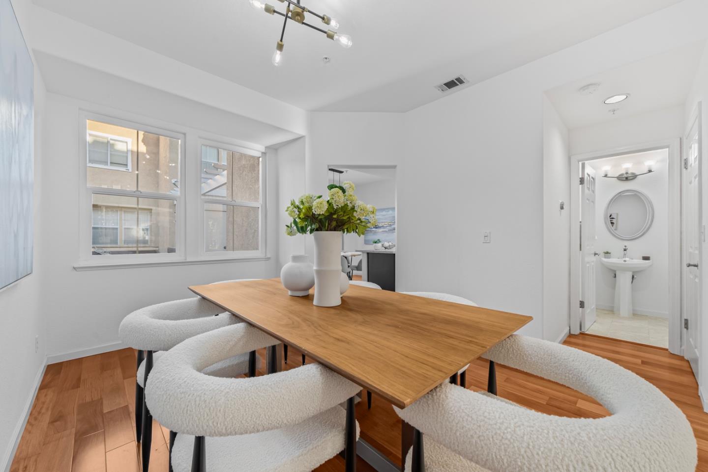 Detail Gallery Image 11 of 43 For 422 Camille Cir #14,  San Jose,  CA 95134 - 2 Beds | 2/1 Baths