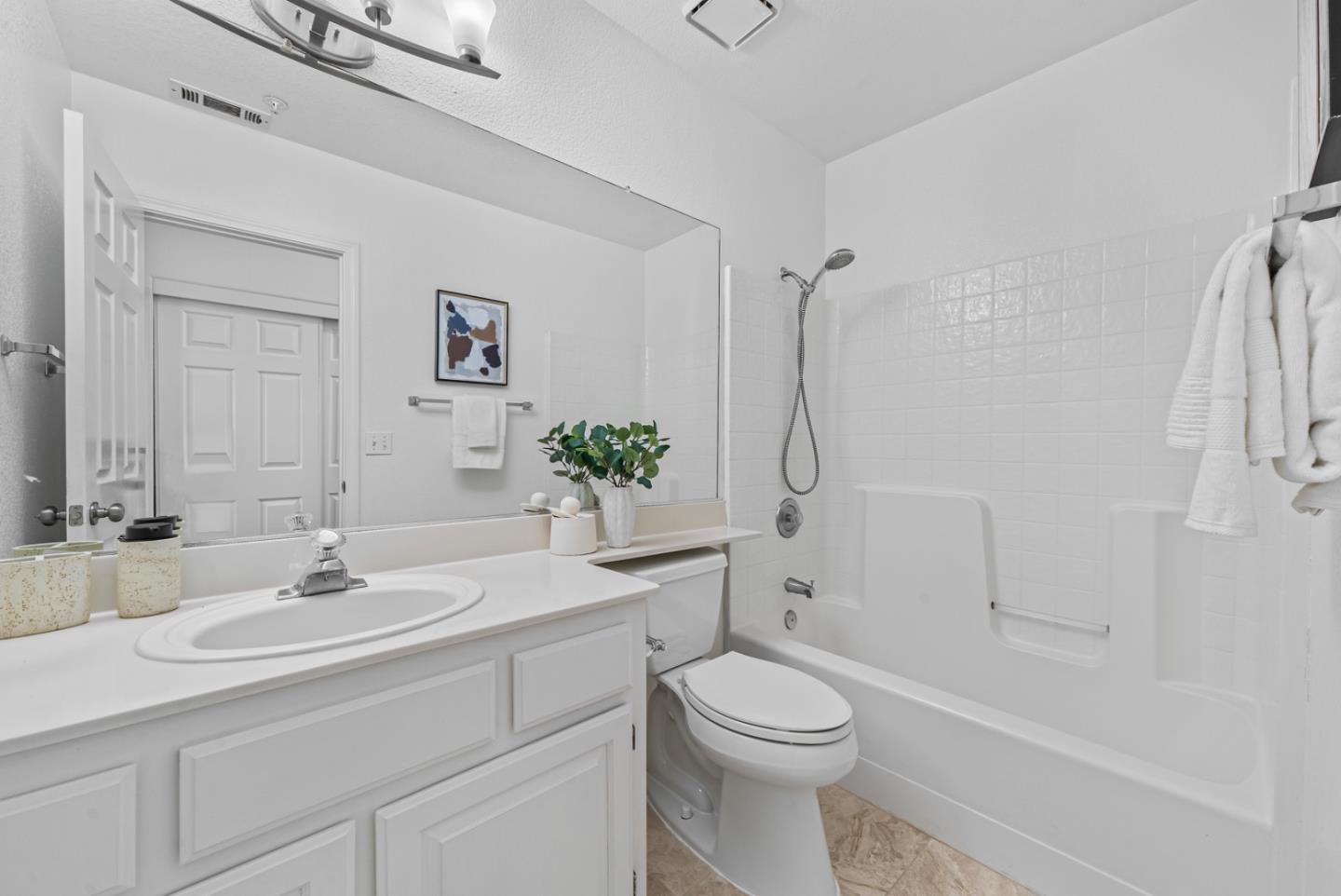 Detail Gallery Image 27 of 43 For 422 Camille Cir #14,  San Jose,  CA 95134 - 2 Beds | 2/1 Baths