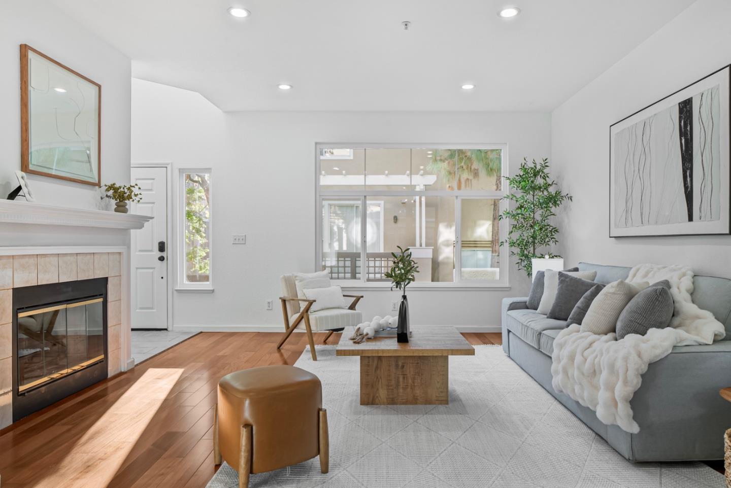 Detail Gallery Image 5 of 43 For 422 Camille Cir #14,  San Jose,  CA 95134 - 2 Beds | 2/1 Baths