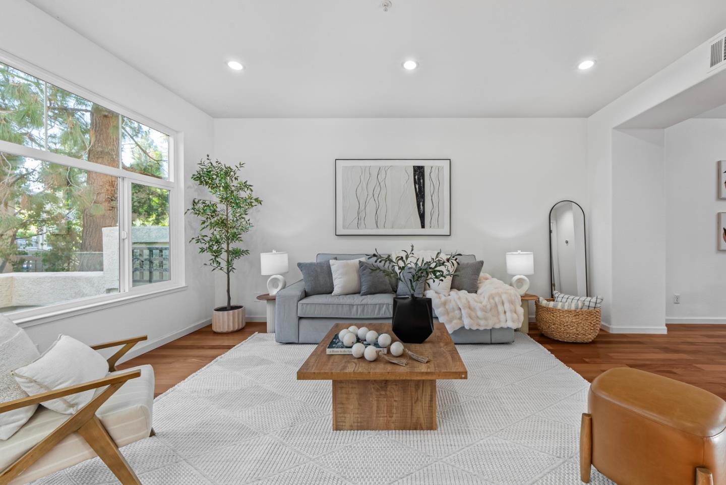 Detail Gallery Image 7 of 43 For 422 Camille Cir #14,  San Jose,  CA 95134 - 2 Beds | 2/1 Baths