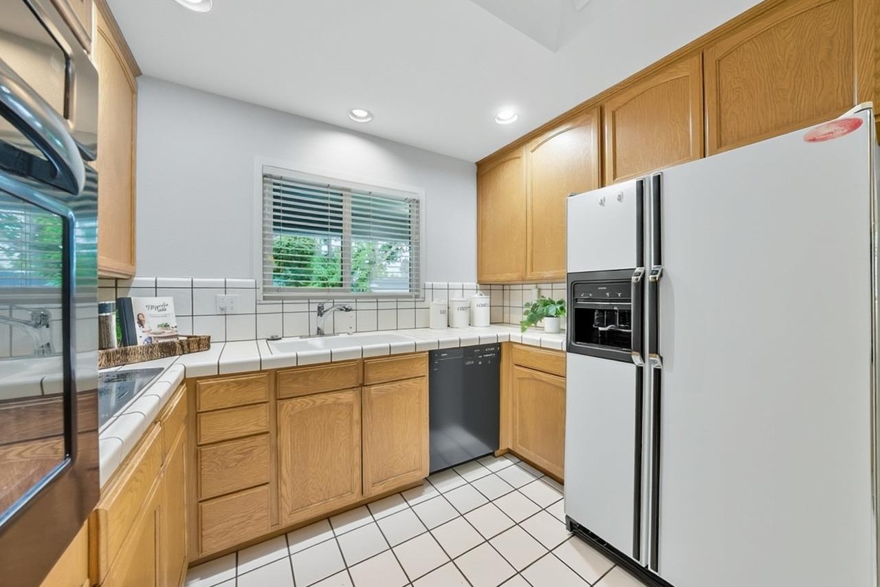 Detail Gallery Image 10 of 24 For 1031 Waterbird Way, Santa Clara,  CA 95051 - 3 Beds | 2 Baths