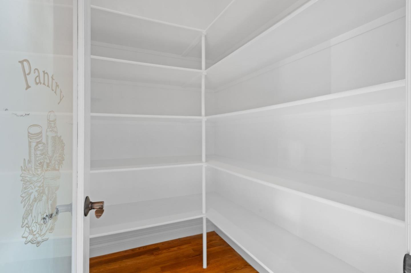 Detail Gallery Image 12 of 57 For 1353 Perry Ct, Hollister,  CA 95023 - 4 Beds | 2/1 Baths