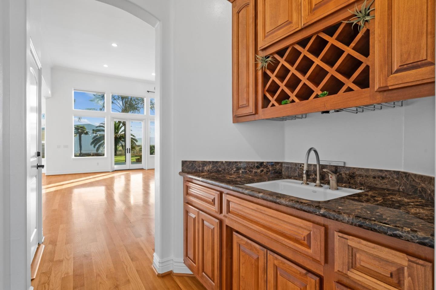 Detail Gallery Image 14 of 57 For 1353 Perry Ct, Hollister,  CA 95023 - 4 Beds | 2/1 Baths