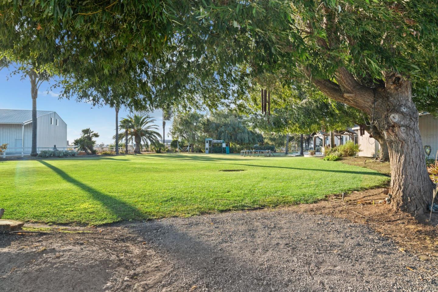 Detail Gallery Image 26 of 57 For 1353 Perry Ct, Hollister,  CA 95023 - 4 Beds | 2/1 Baths
