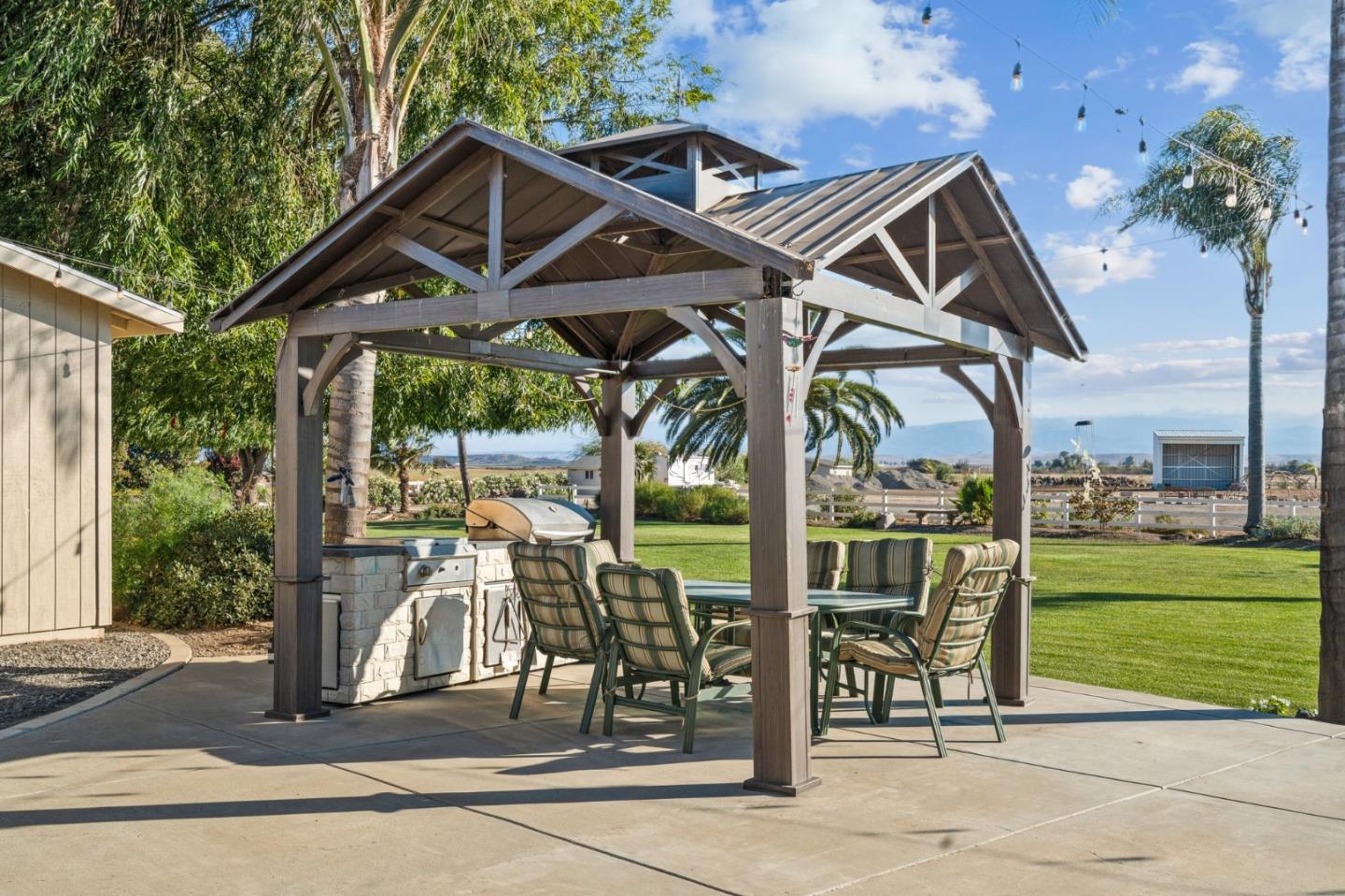 Detail Gallery Image 32 of 57 For 1353 Perry Ct, Hollister,  CA 95023 - 4 Beds | 2/1 Baths