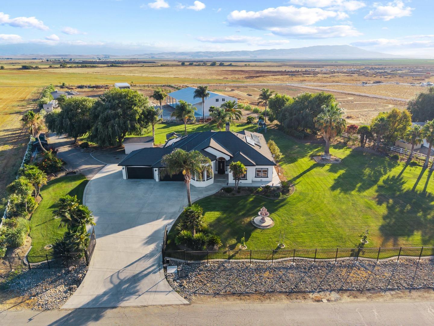 Detail Gallery Image 49 of 57 For 1353 Perry Ct, Hollister,  CA 95023 - 4 Beds | 2/1 Baths