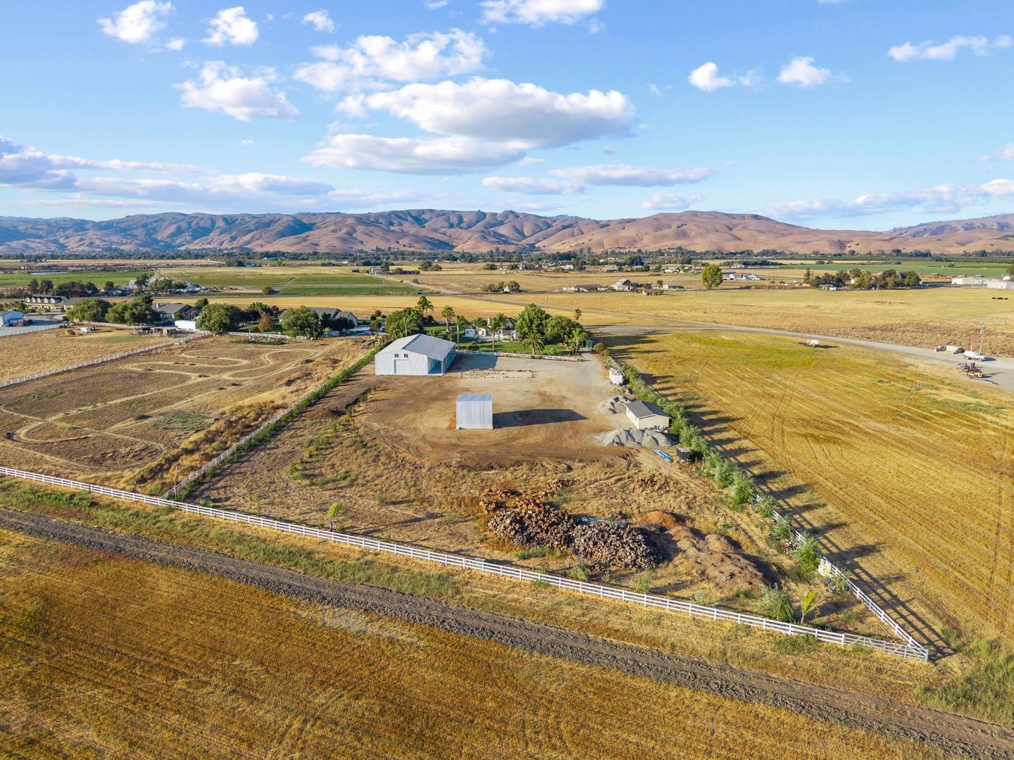 Detail Gallery Image 54 of 57 For 1353 Perry Ct, Hollister,  CA 95023 - 4 Beds | 2/1 Baths