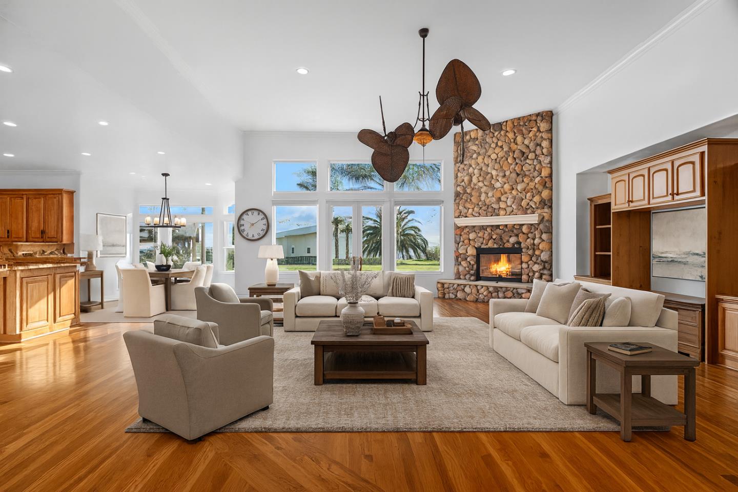 Detail Gallery Image 7 of 57 For 1353 Perry Ct, Hollister,  CA 95023 - 4 Beds | 2/1 Baths