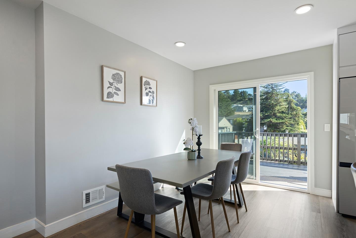 Detail Gallery Image 25 of 78 For 488 Monterey Rd, Pacifica,  CA 94044 - 5 Beds | 3 Baths