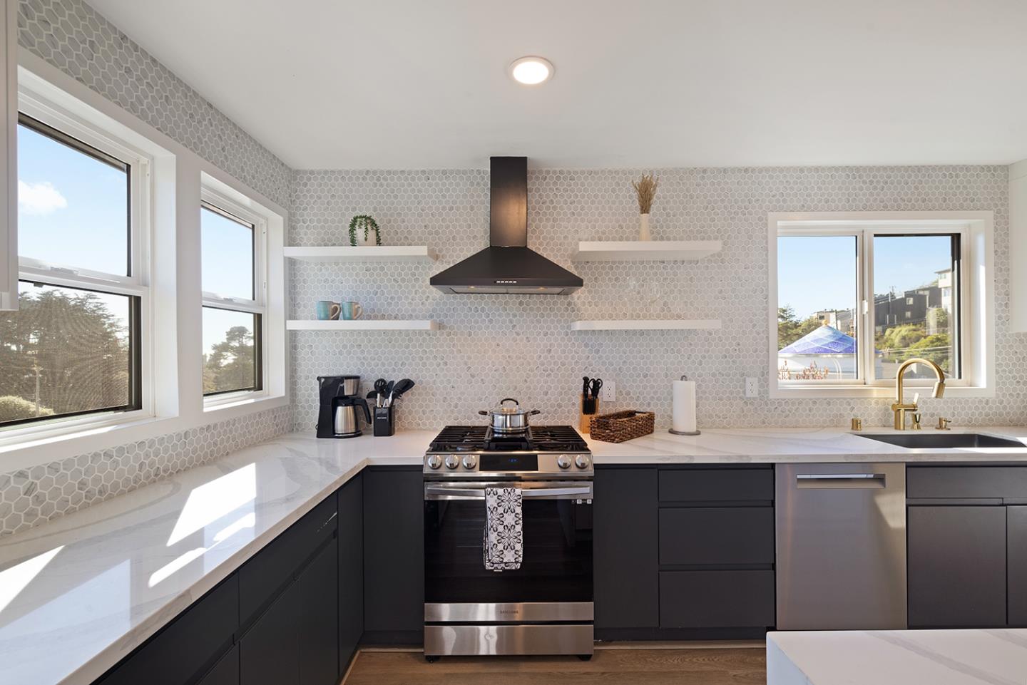 Detail Gallery Image 34 of 78 For 488 Monterey Rd, Pacifica,  CA 94044 - 5 Beds | 3 Baths
