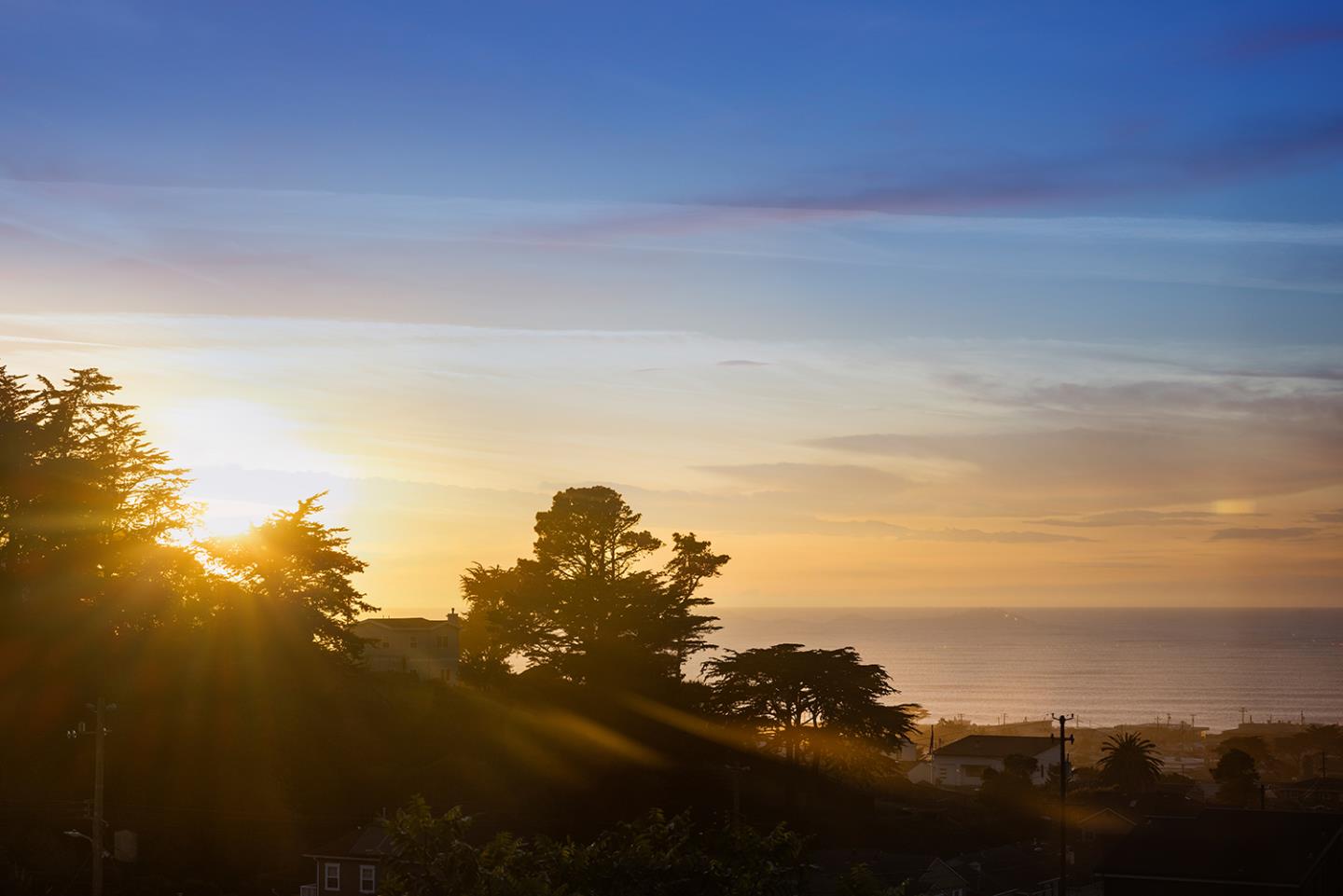Detail Gallery Image 6 of 78 For 488 Monterey Rd, Pacifica,  CA 94044 - 5 Beds | 3 Baths