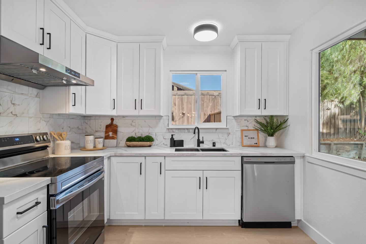 Detail Gallery Image 11 of 34 For 5904 Skylinks Way, Livermore,  CA 94551 - 3 Beds | 2 Baths