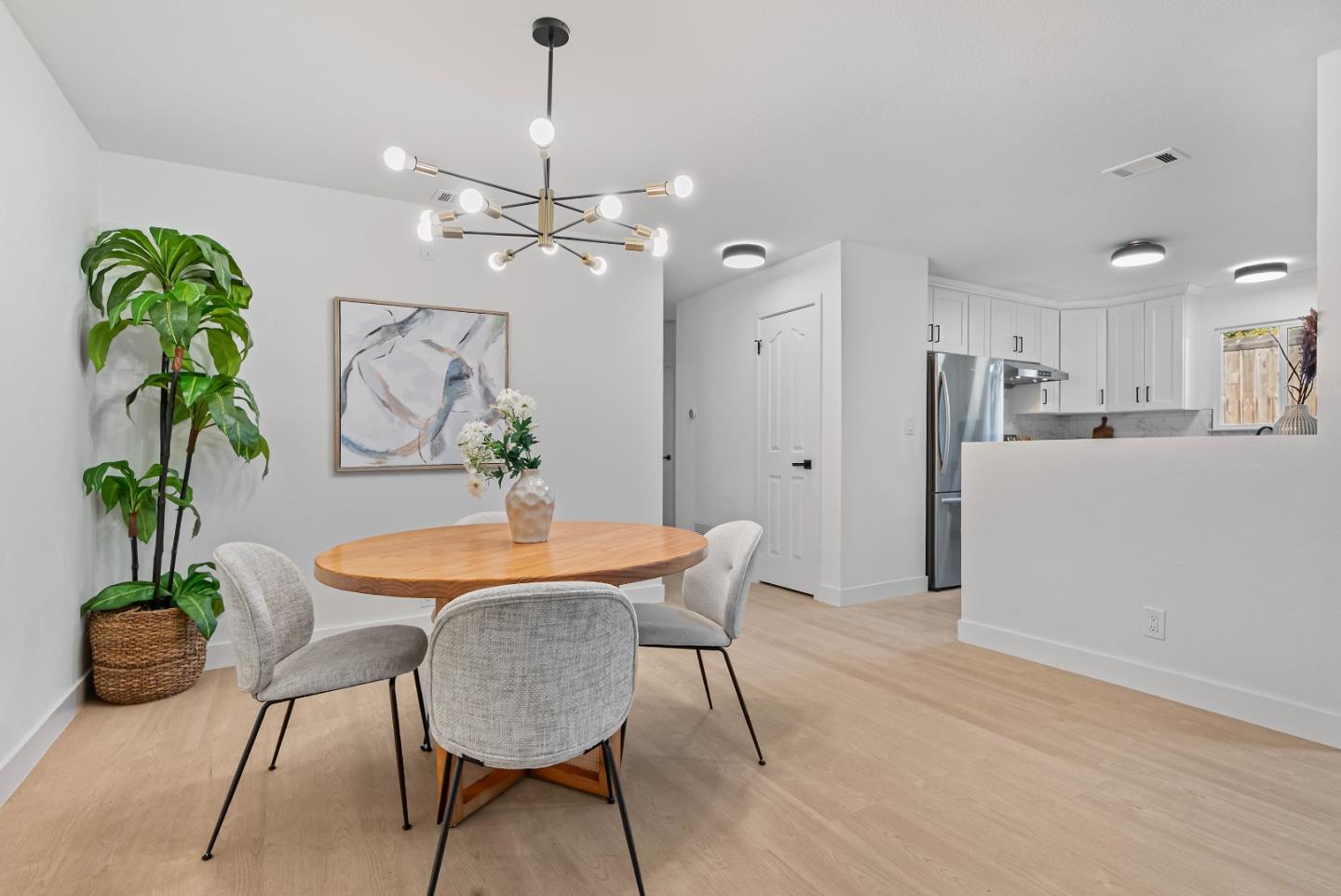 Detail Gallery Image 8 of 34 For 5904 Skylinks Way, Livermore,  CA 94551 - 3 Beds | 2 Baths