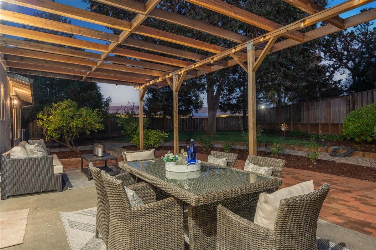 Detail Gallery Image 29 of 38 For 6698 Charter Oak Pl, San Jose,  CA 95120 - 5 Beds | 3 Baths