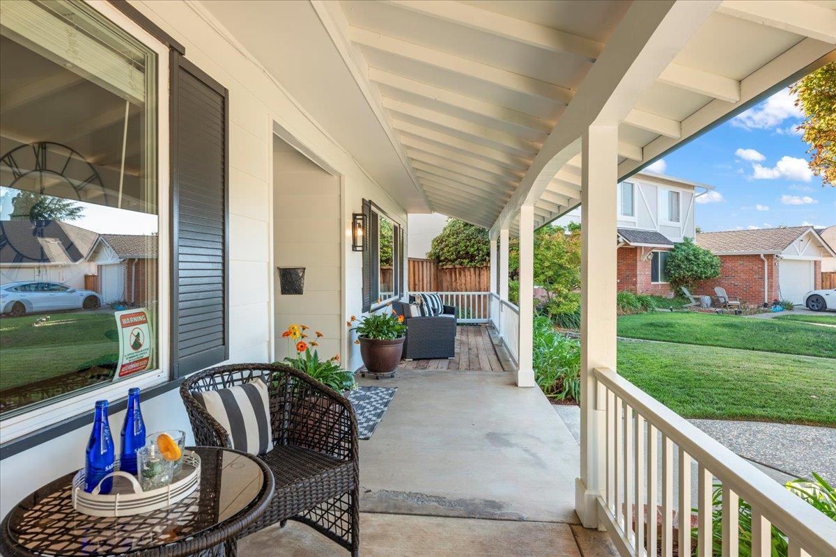 Detail Gallery Image 5 of 38 For 6698 Charter Oak Pl, San Jose,  CA 95120 - 5 Beds | 3 Baths